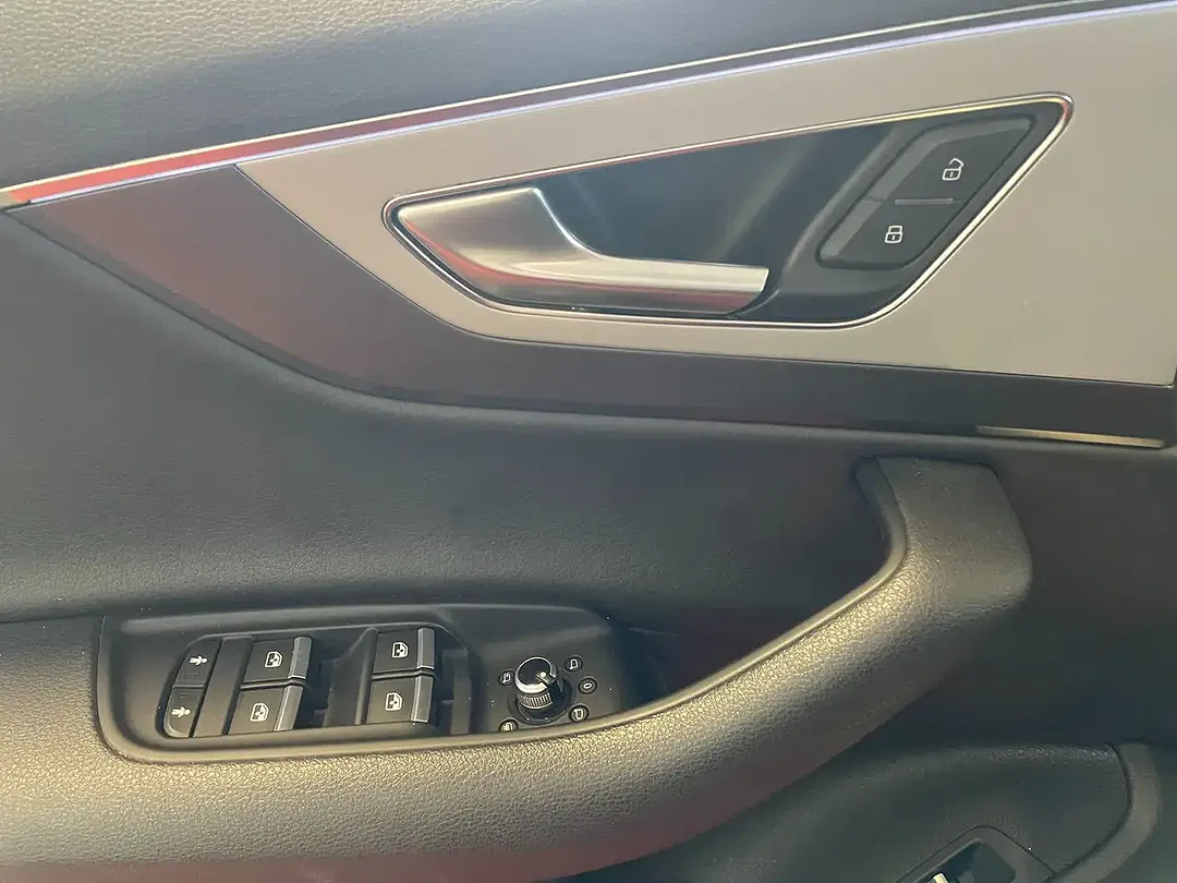 Audi Q7 - Thumbnail 8