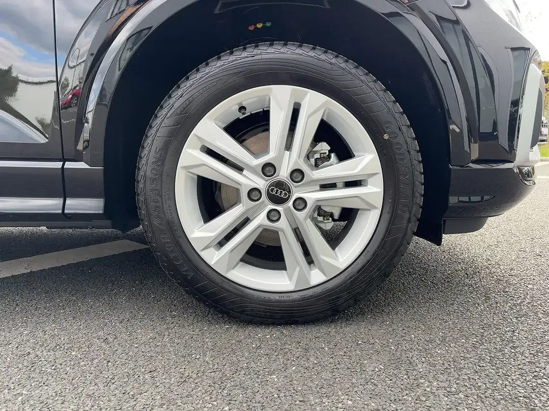 Audi Q2 - Thumbnail 11