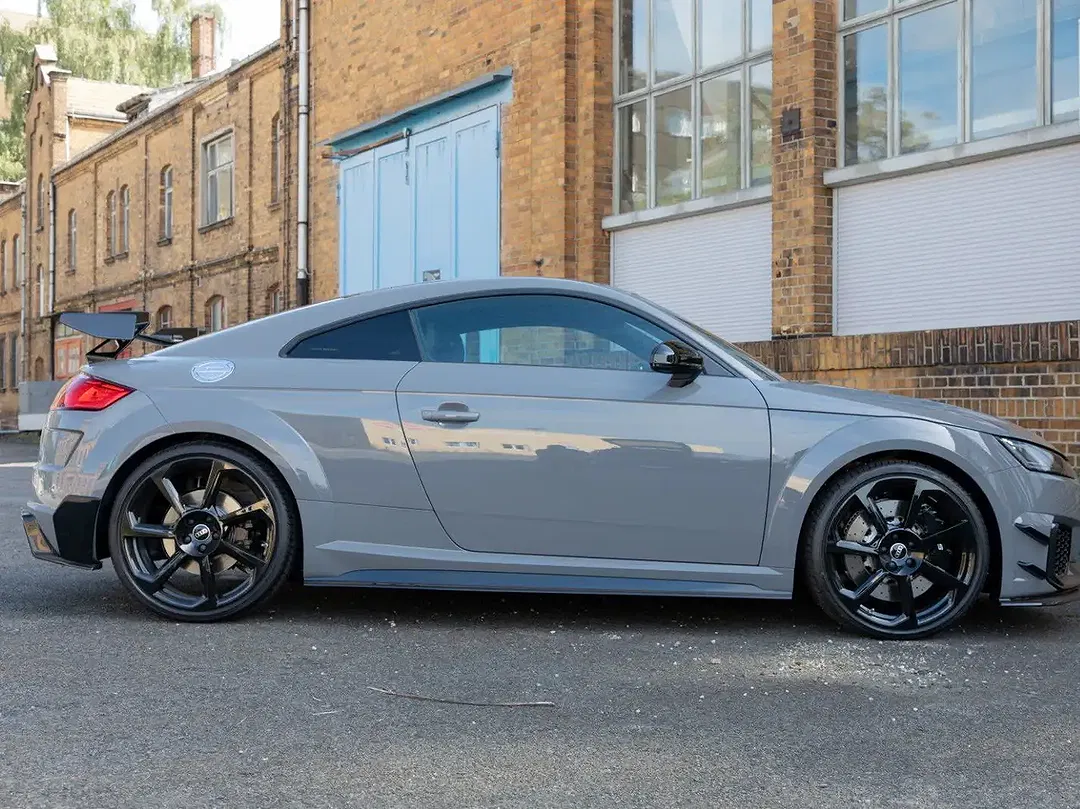 Audi TT RS - Thumbnail 1