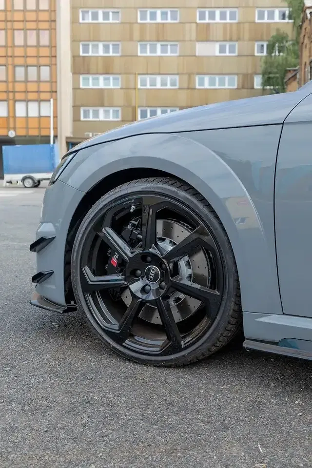 Audi TT RS - Thumbnail 4
