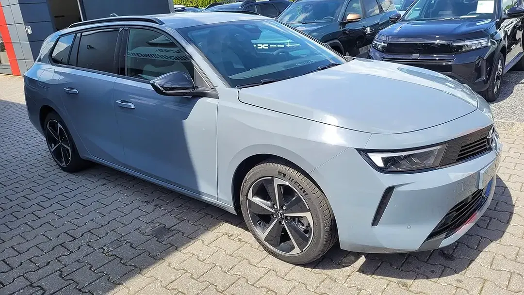Opel Astra - Thumbnail 3