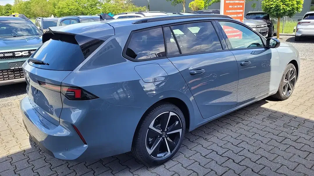 Opel Astra - Thumbnail 4