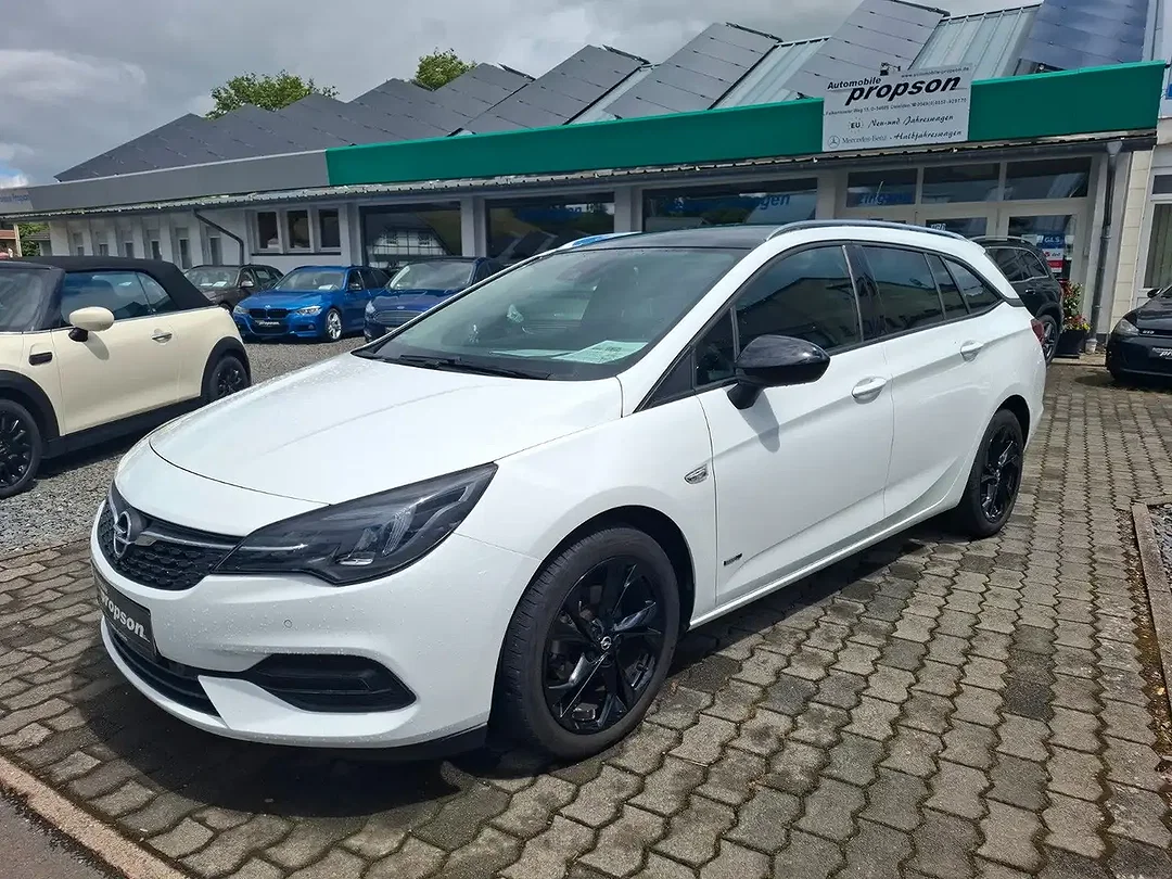 Opel Astra - Afbeelding 1
