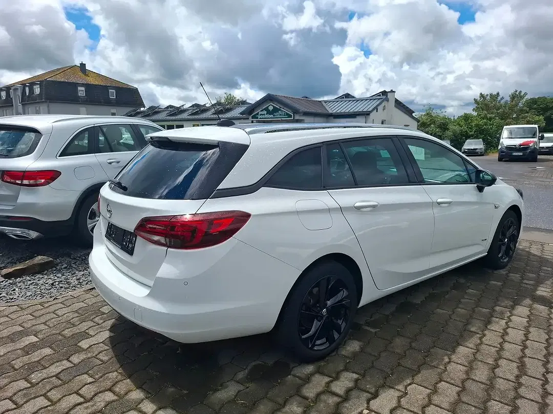Opel Astra - Thumbnail 3