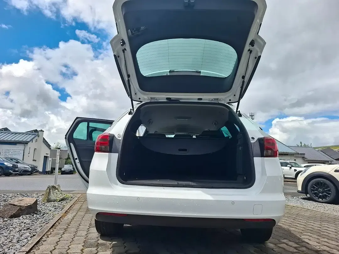 Opel Astra - Thumbnail 8