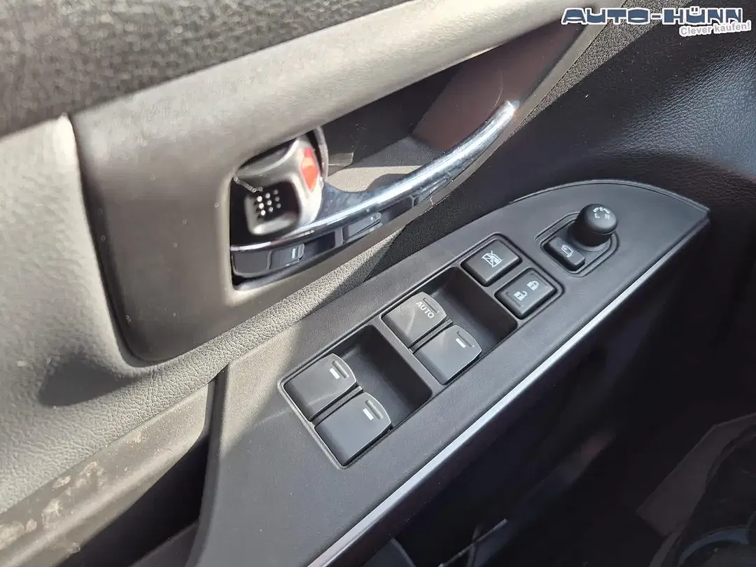 Suzuki S-Cross - Thumbnail 13