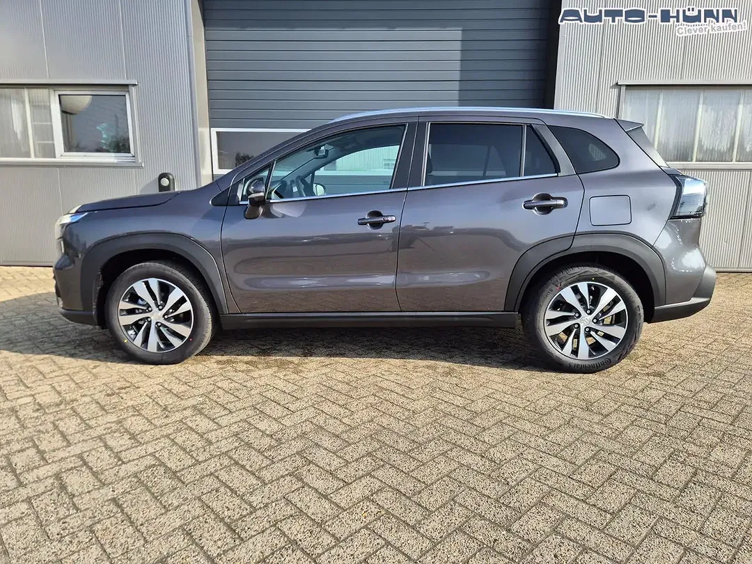 Suzuki S-Cross - Thumbnail 2