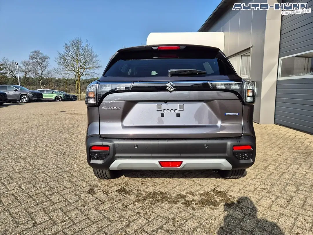 Suzuki S-Cross - Thumbnail 4