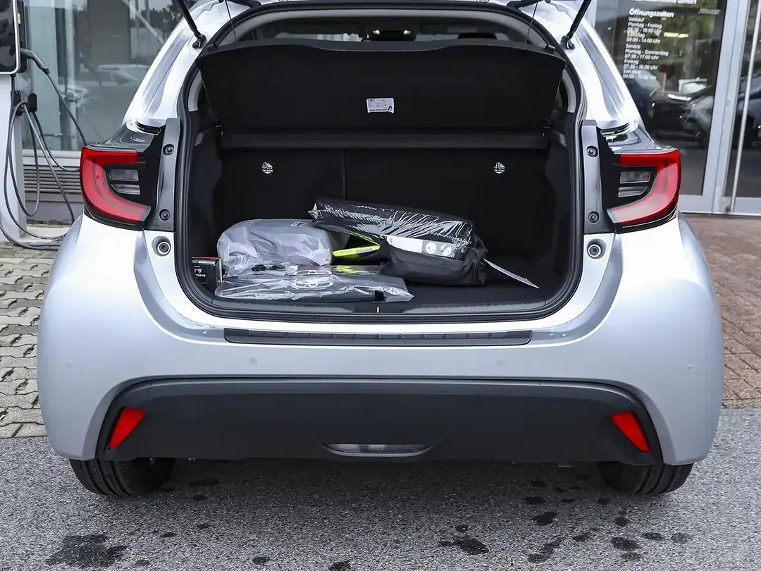 Toyota Yaris - Thumbnail 10