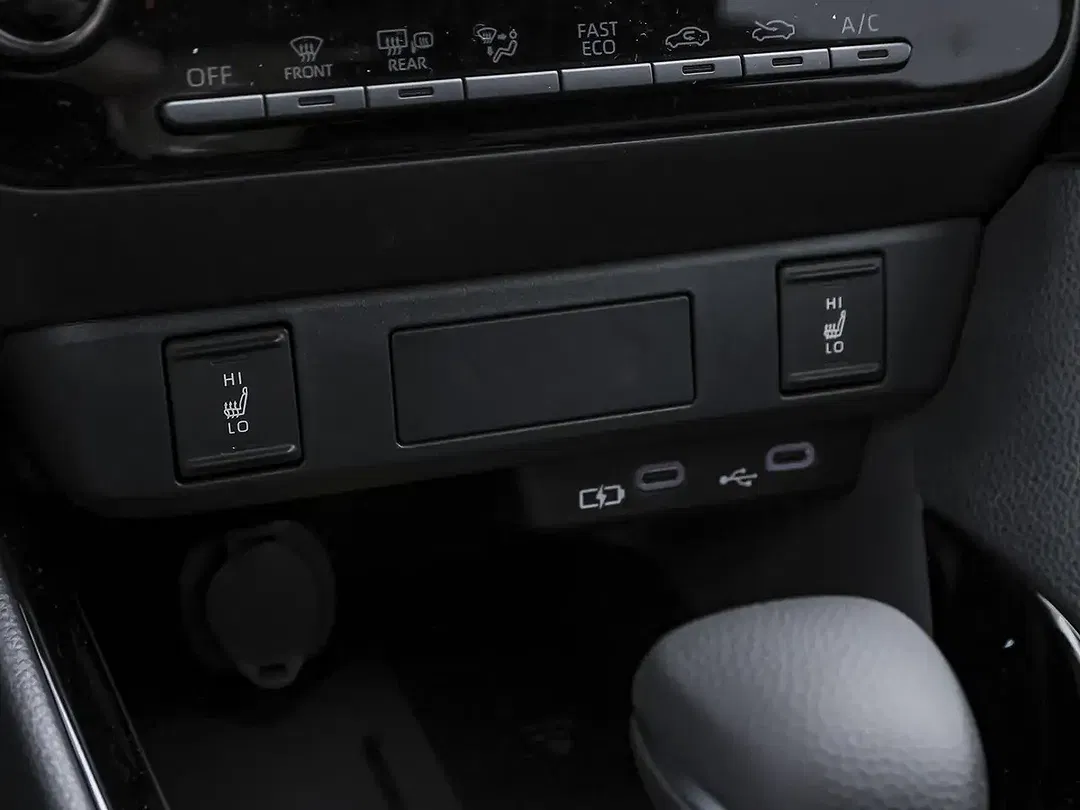 Toyota Yaris - Thumbnail 11