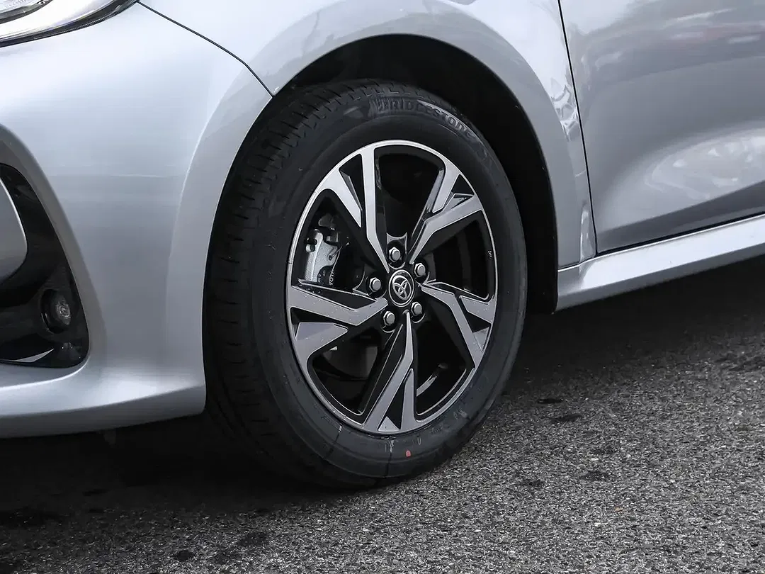 Toyota Yaris - Thumbnail 13