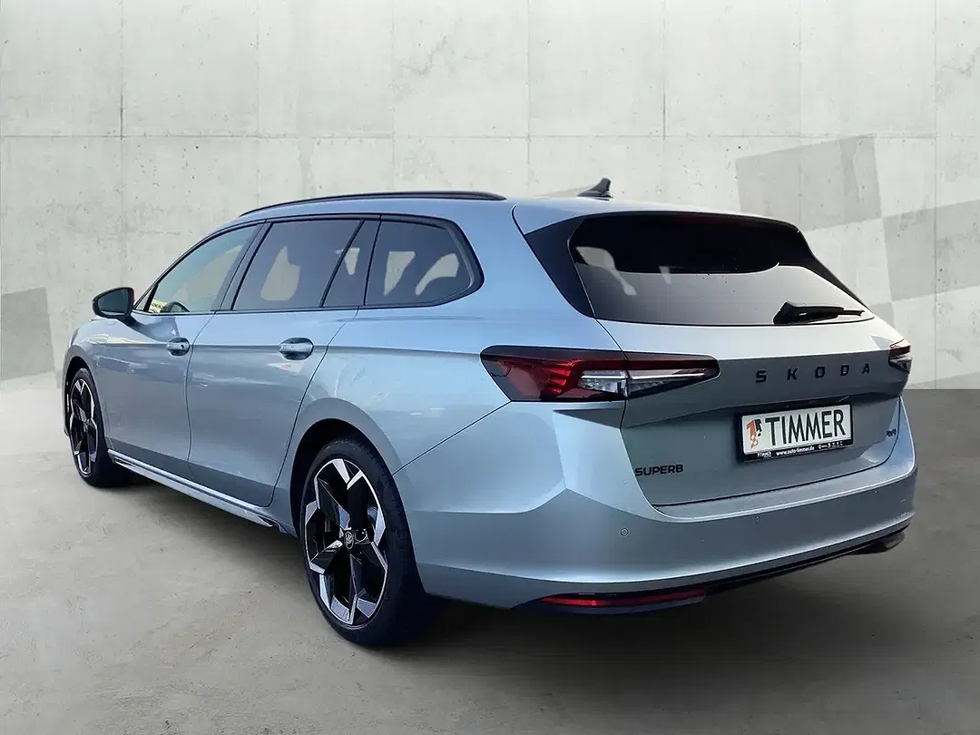 Skoda Superb - Thumbnail 3