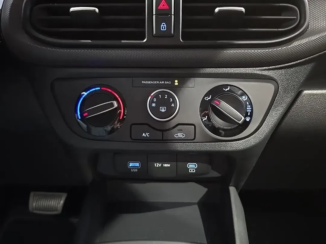 Hyundai i10 - Thumbnail 13