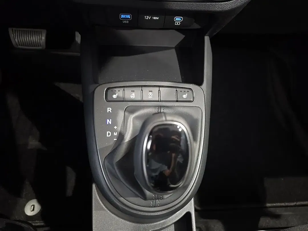 Hyundai i10 - Thumbnail 15