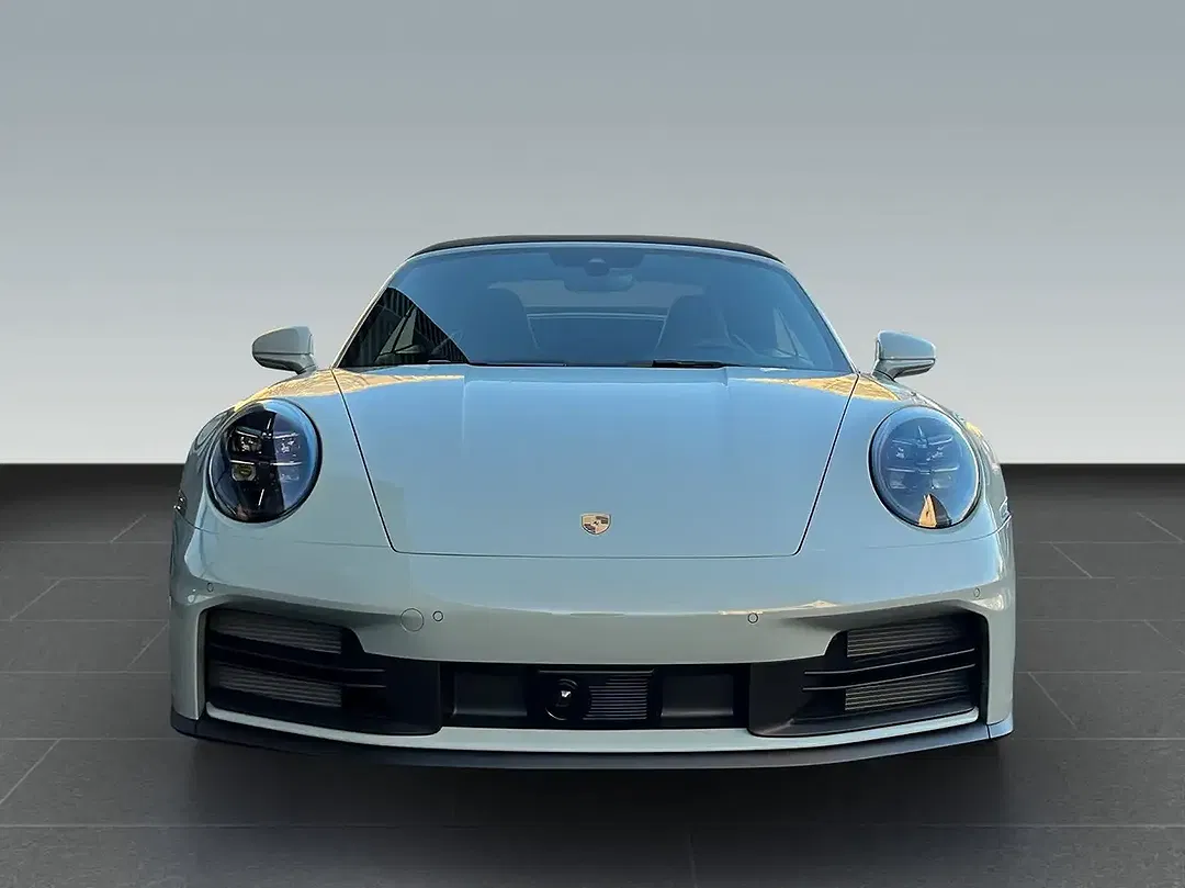 Porsche 992 - Thumbnail 6