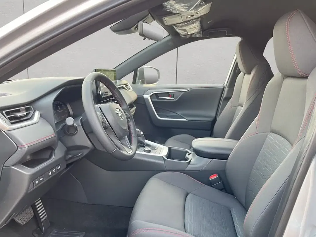Toyota RAV 4 - Thumbnail 10