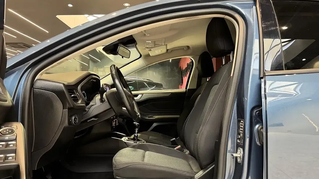 Ford Focus - Thumbnail 11