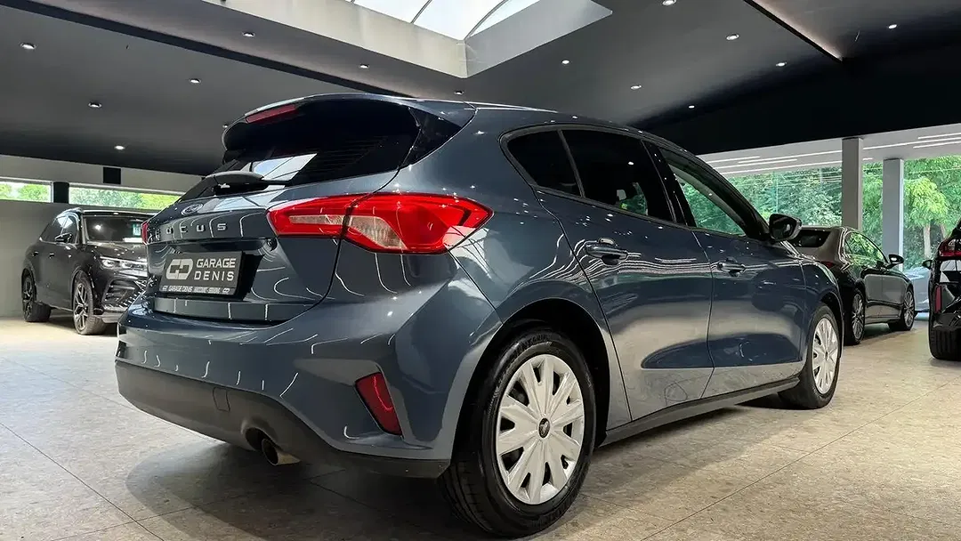 Ford Focus - Thumbnail 9