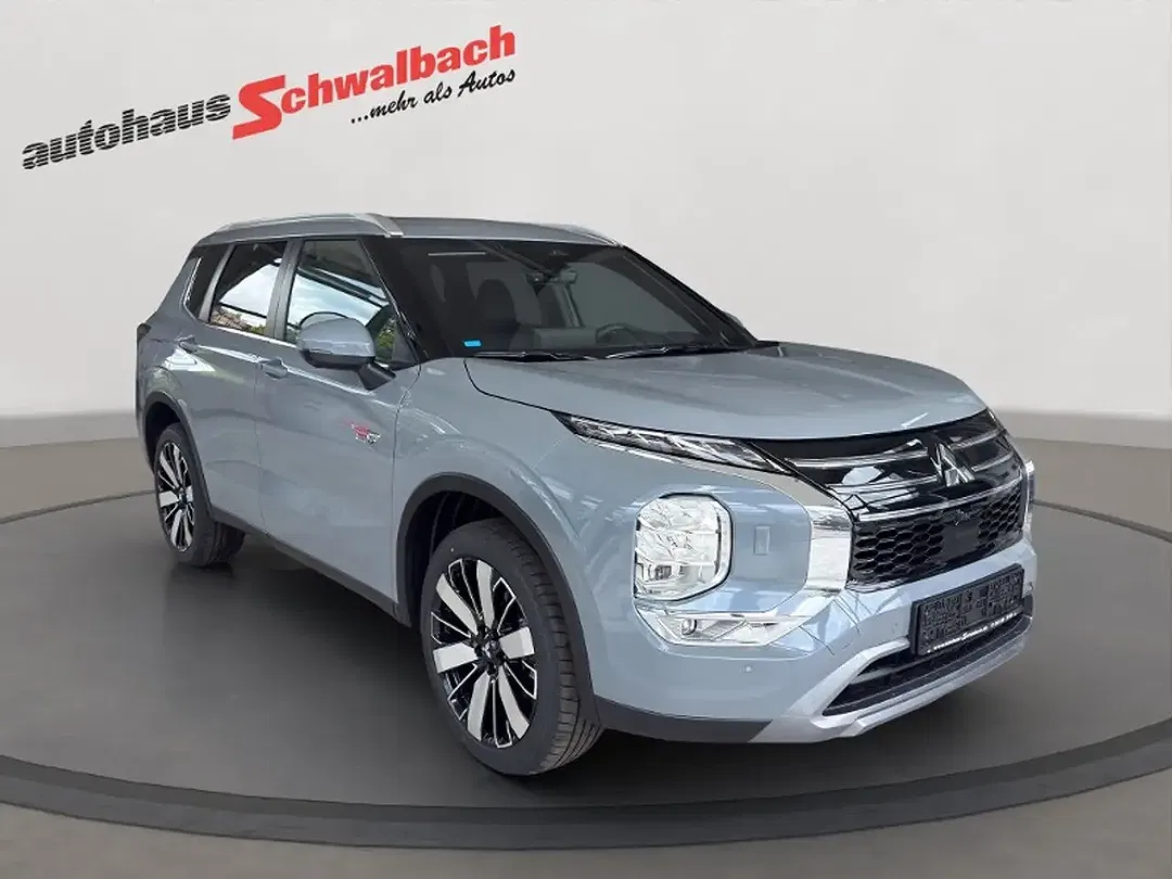 Mitsubishi Outlander - Thumbnail 8