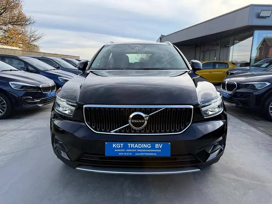 Volvo XC40 - Thumbnail 2