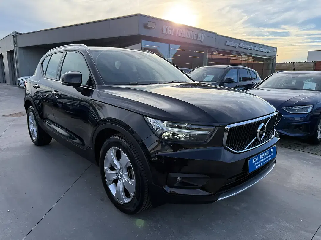 Volvo XC40 - Thumbnail 3
