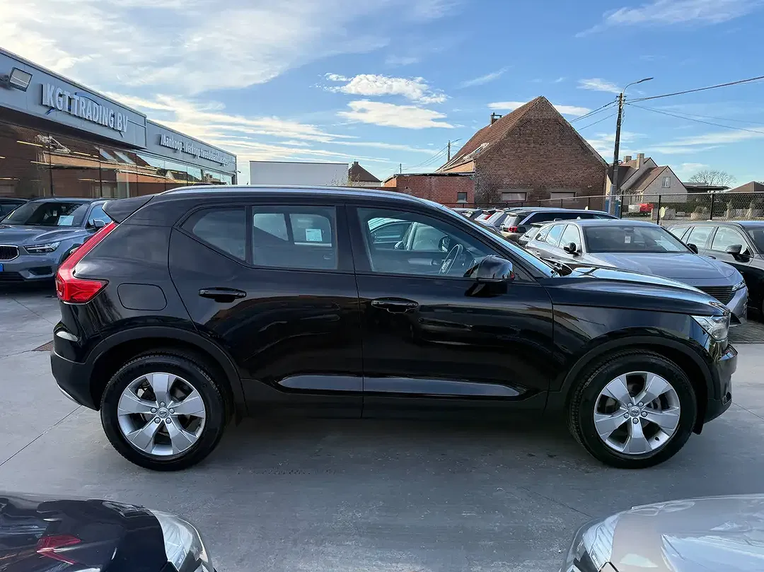 Volvo XC40 - Thumbnail 4