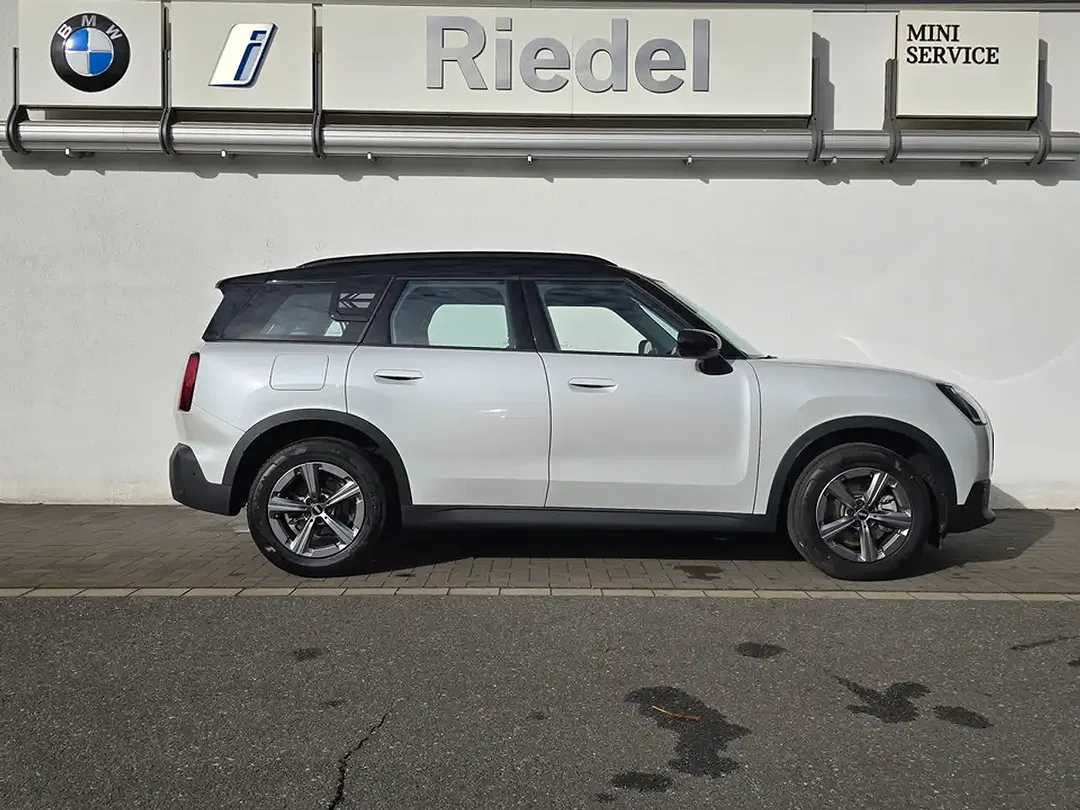 MINI Countryman C - Thumbnail 2