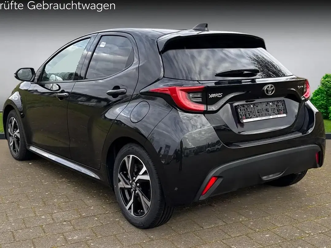 Toyota Yaris - Thumbnail 2