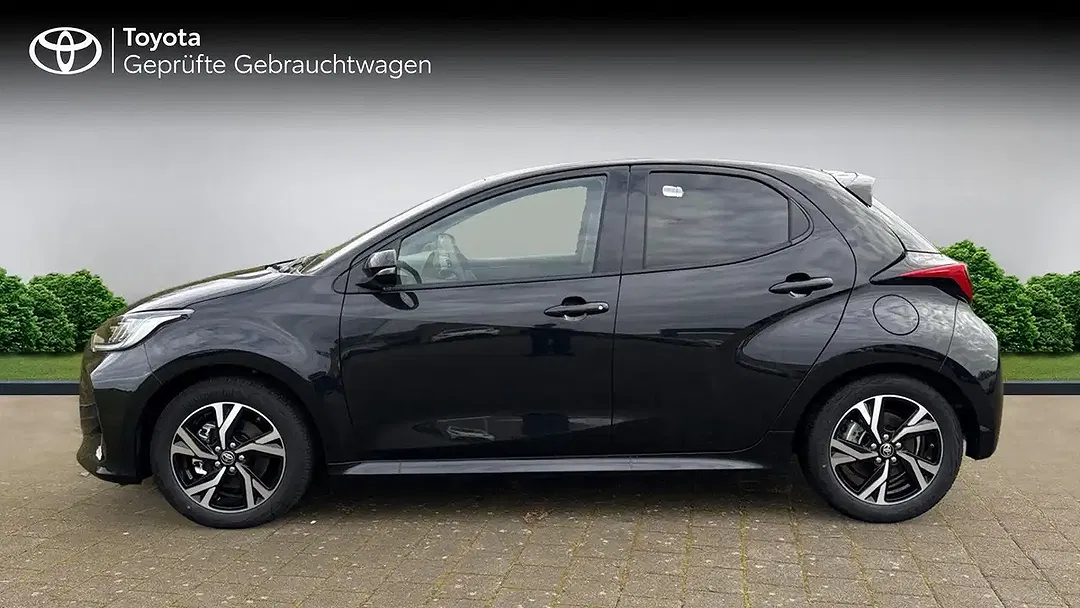 Toyota Yaris - Thumbnail 3