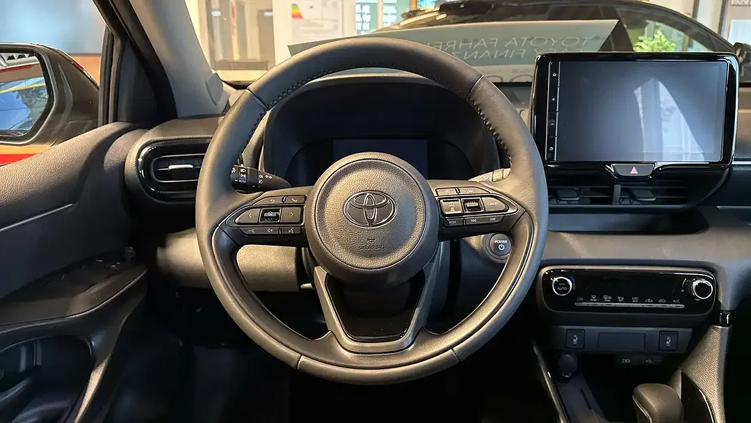 Toyota Yaris - Thumbnail 9