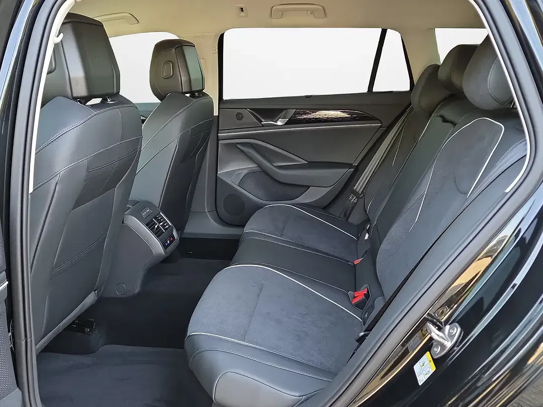 Volkswagen Passat Variant - Thumbnail 11