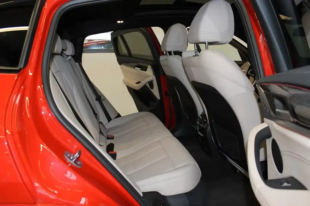 BMW X4 M - Thumbnail 12