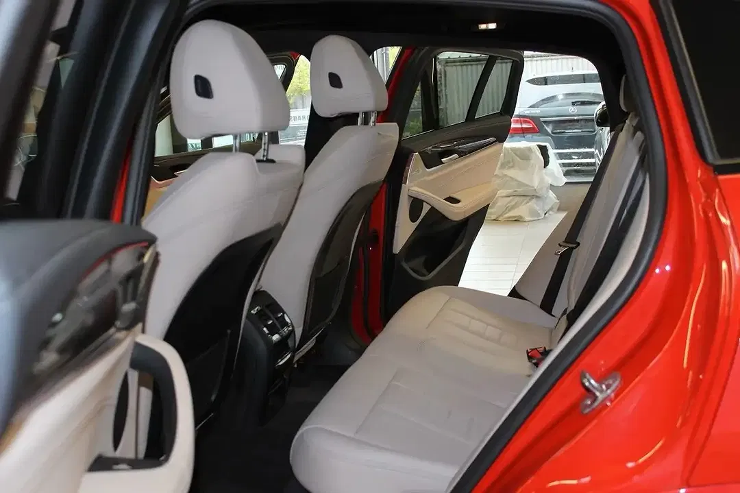 BMW X4 M - Thumbnail 13
