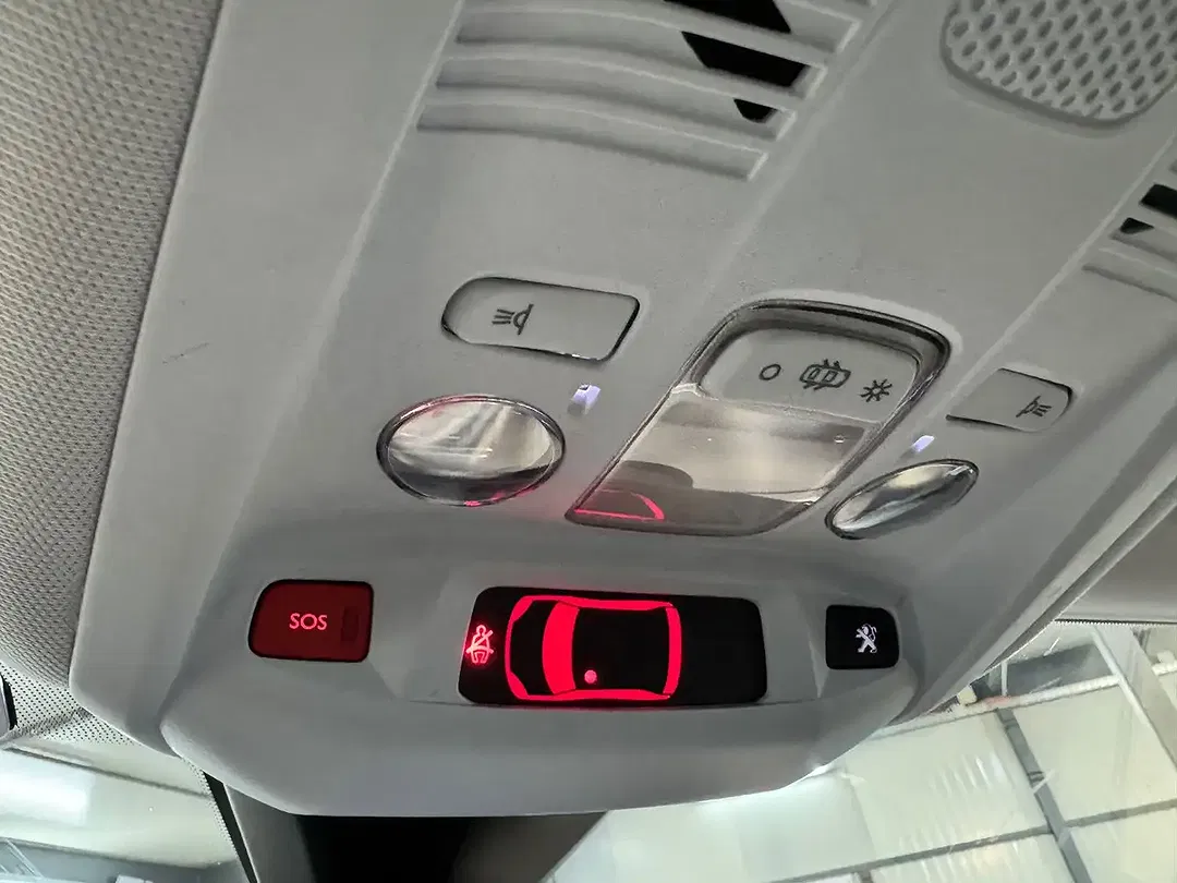 Peugeot 5008 - Thumbnail 15