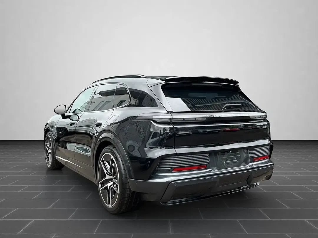 Porsche Cayenne - Thumbnail 3