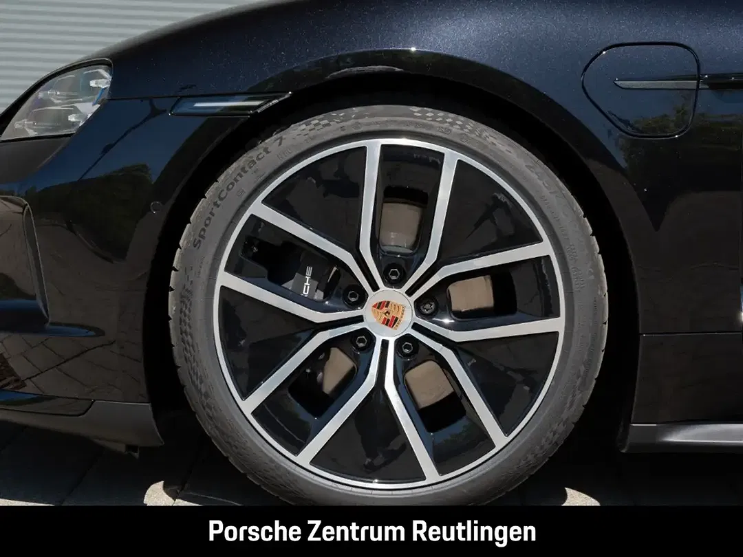 Porsche Taycan - Thumbnail 10