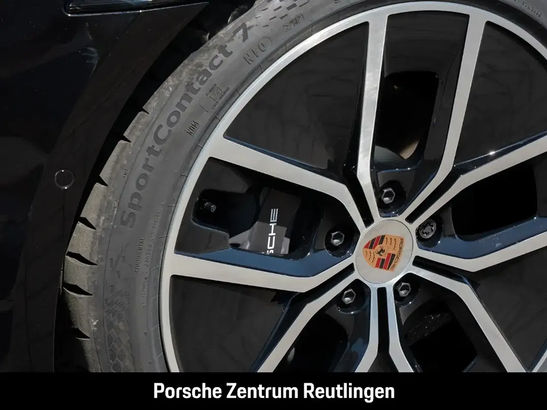 Porsche Taycan - Thumbnail 13