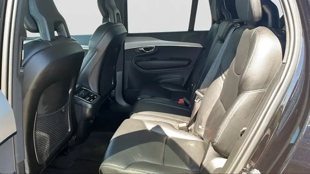 Volvo XC90 - Thumbnail 2