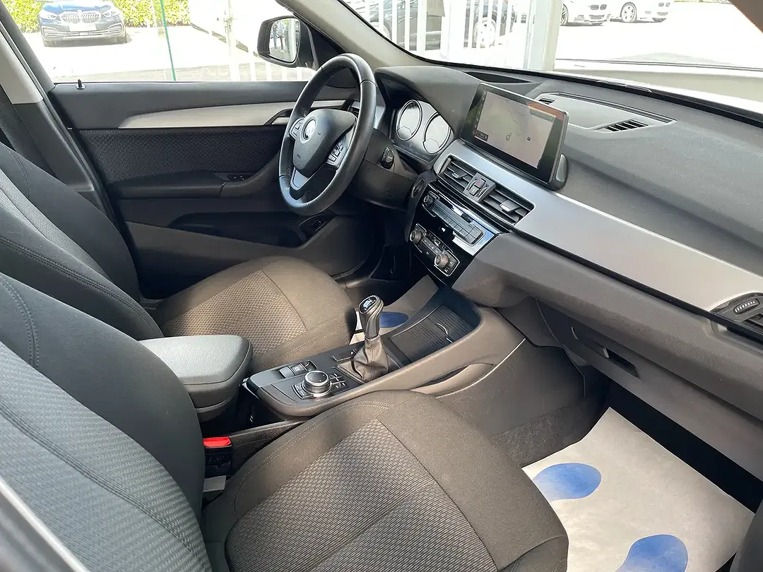 BMW X1 - Thumbnail 9