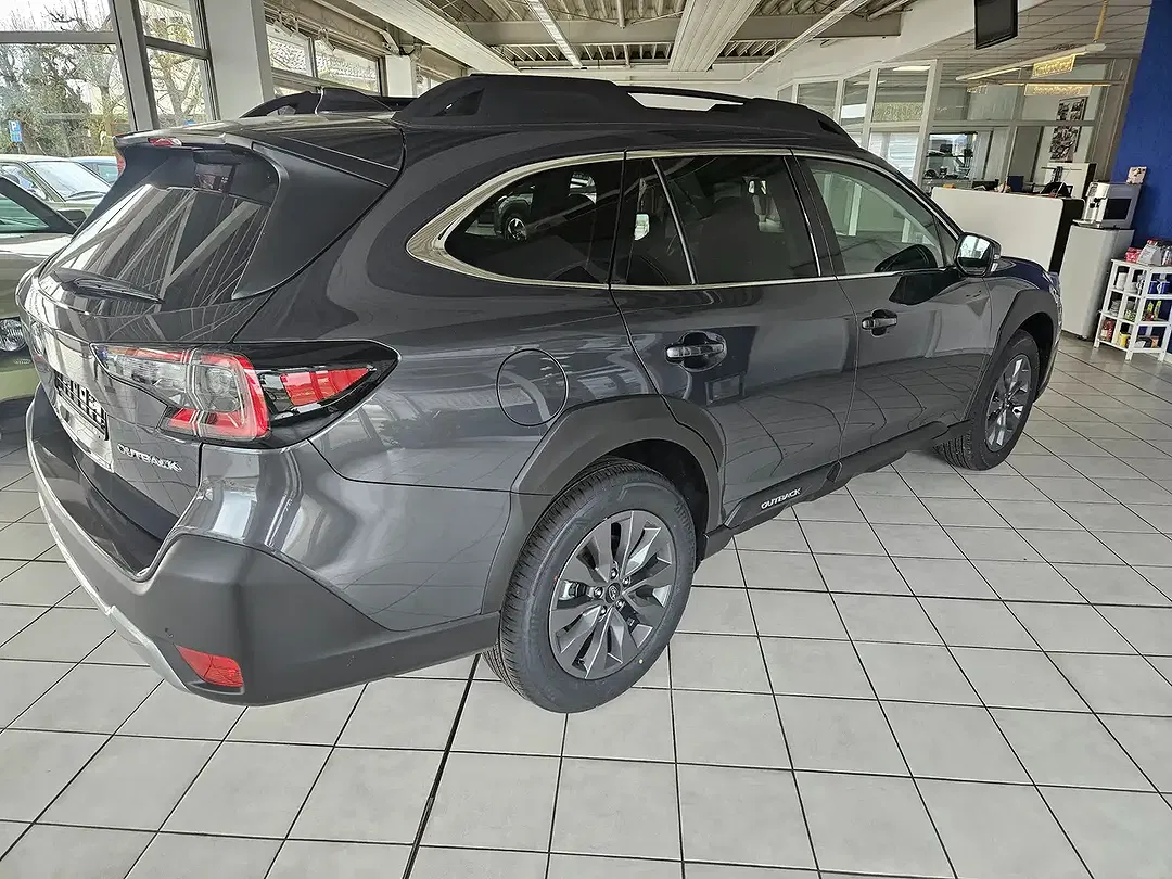 Subaru OUTBACK - Thumbnail 3
