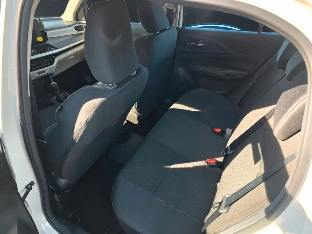 Suzuki Swift - Thumbnail 10