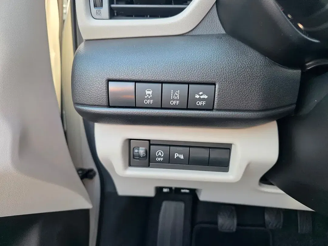 Suzuki Swift - Thumbnail 15