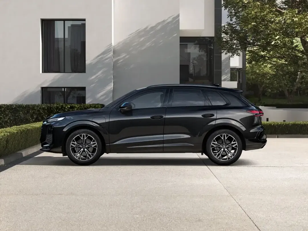 Audi Q3 - Thumbnail 3