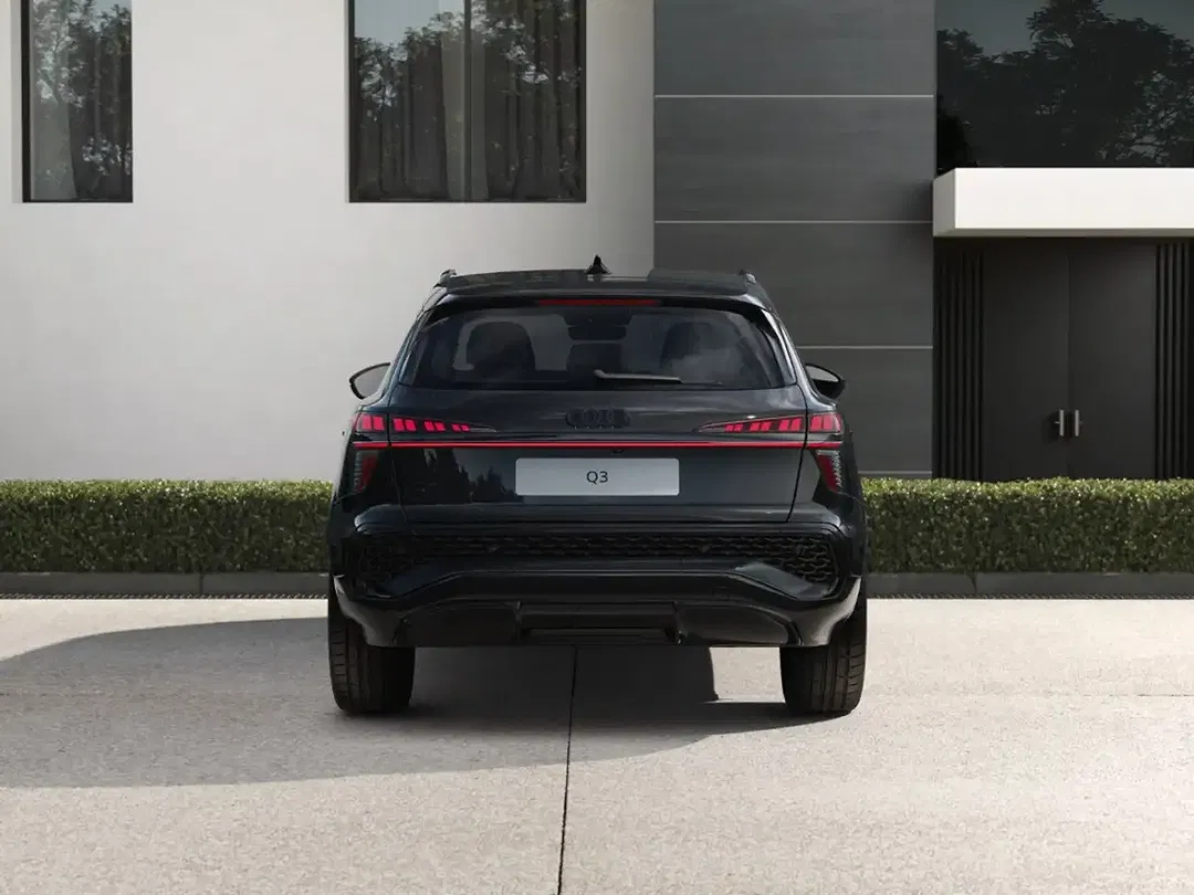 Audi Q3 - Thumbnail 4
