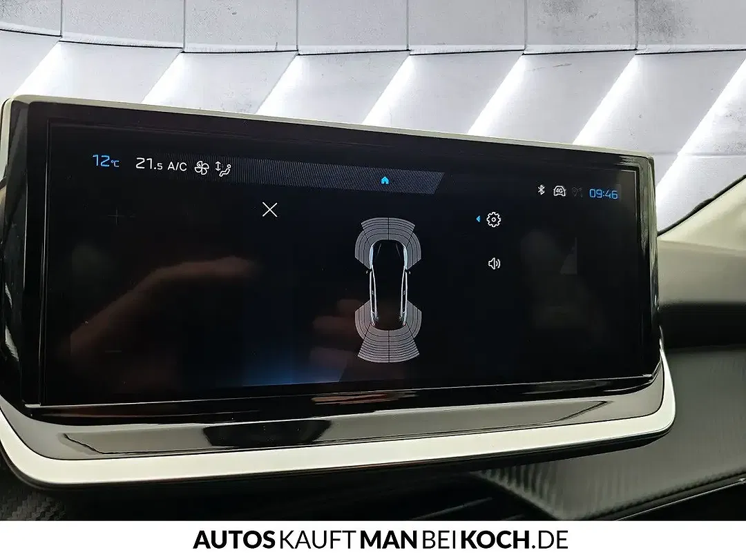 Peugeot 208 - Thumbnail 12
