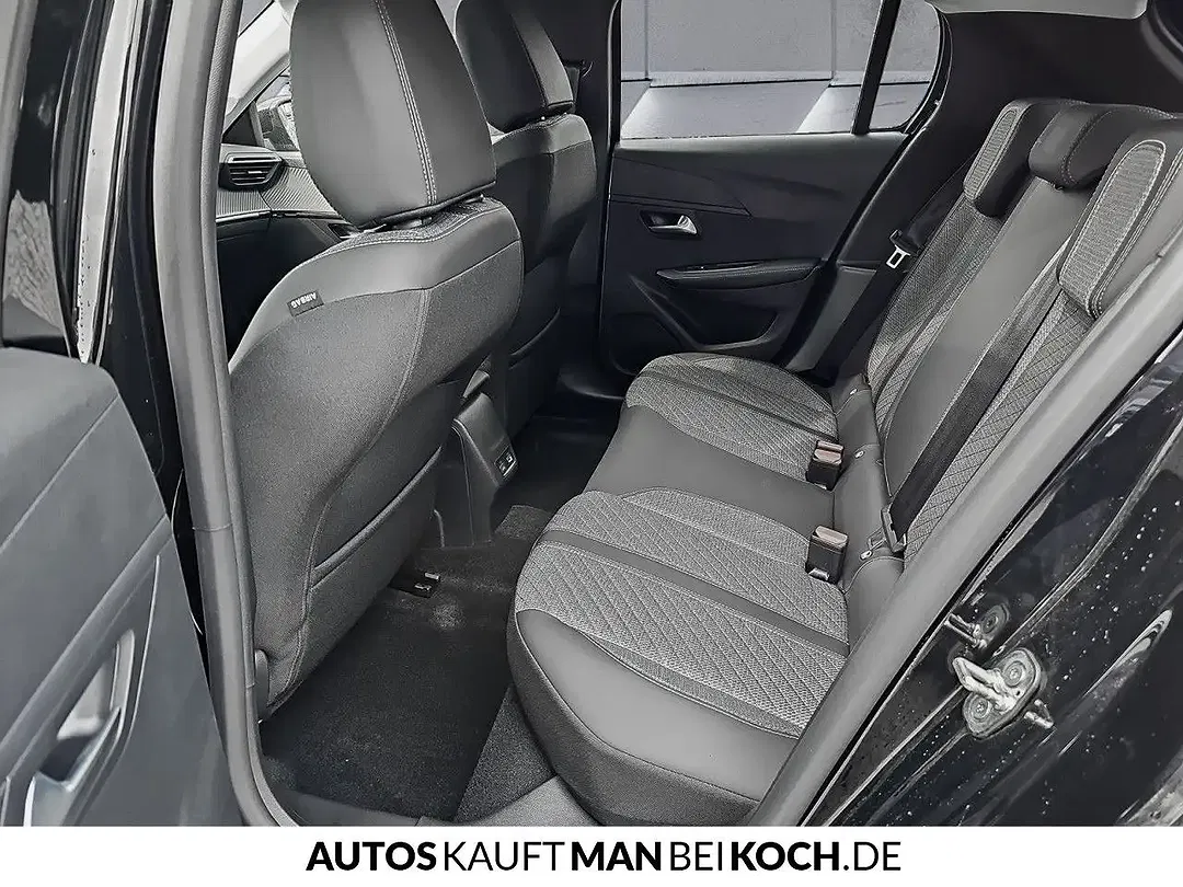 Peugeot 208 - Thumbnail 6