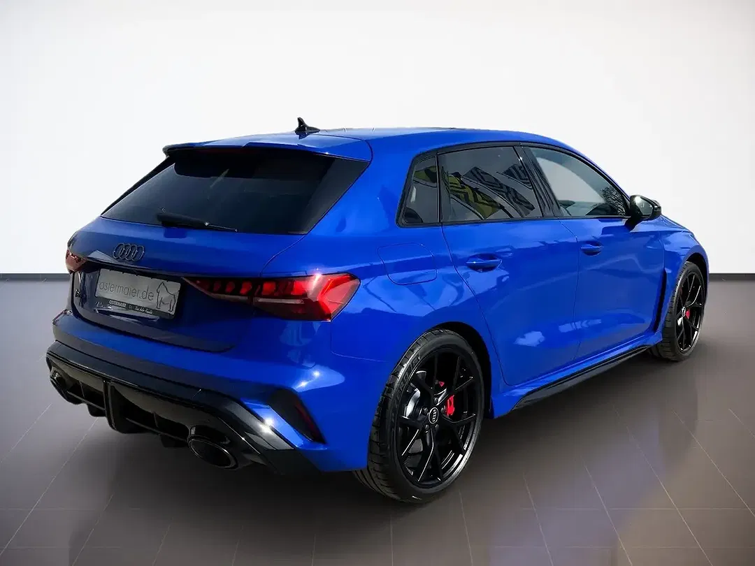 Audi RS3 - Thumbnail 3