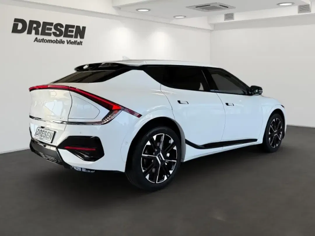 Kia EV6 - Thumbnail 2