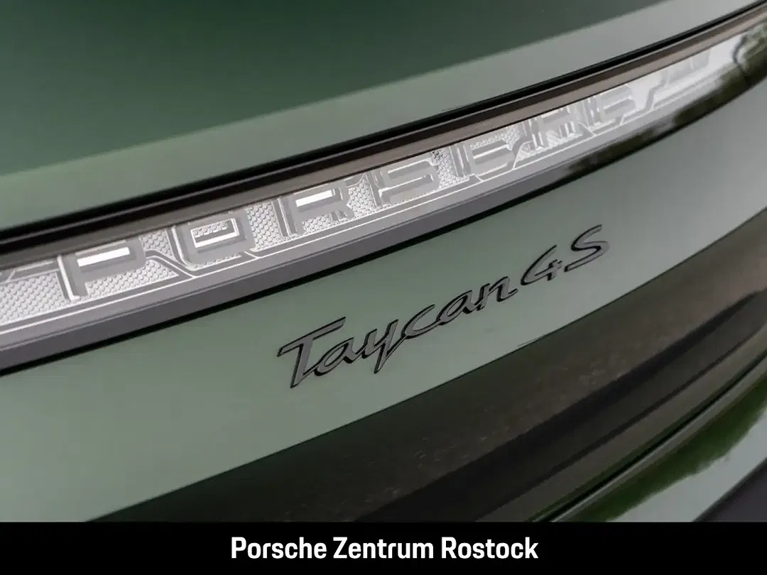 Porsche Taycan - Thumbnail 13