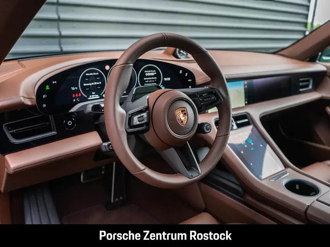Porsche Taycan - Thumbnail 15